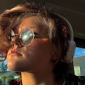 Meet your Posher, Claire